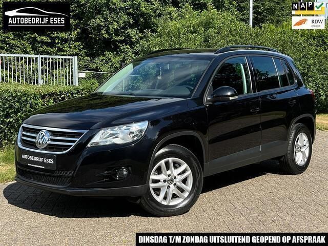 Zwart Gebruikt 2010 VW Tiguan Trendline SUV | € 9.999 (Eerlijke prijs) - Afbeelding 1/4