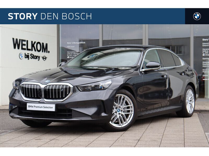 Zwart Gebruikt 2025 BMW i5 M Sport Sedan | € 79.950 - Afbeelding 1/4
