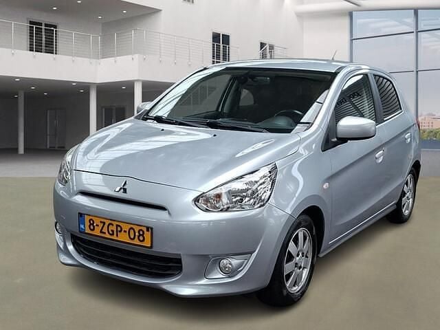 Grijs Gebruikt 2015 Mitsubishi Space Star Hatchback | € 4.995 (Goede deal) - Afbeelding 1/4