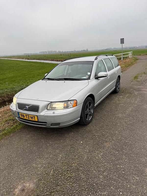 Gebruikt 2007 Volvo V70 Stationwagen | € 2.000 (Super prijs) - Afbeelding 1/4