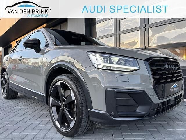 Grijs (metallic) Gebruikt 2019 Audi Q2 S-Line SUV | € 23.450 (Eerlijke prijs) - Afbeelding 1/4