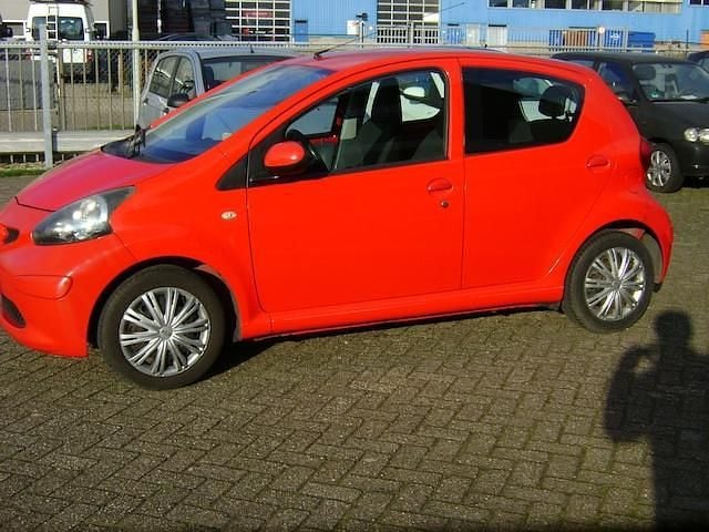 Occasion Toyota Aygo 2007 Rood Hatchback
