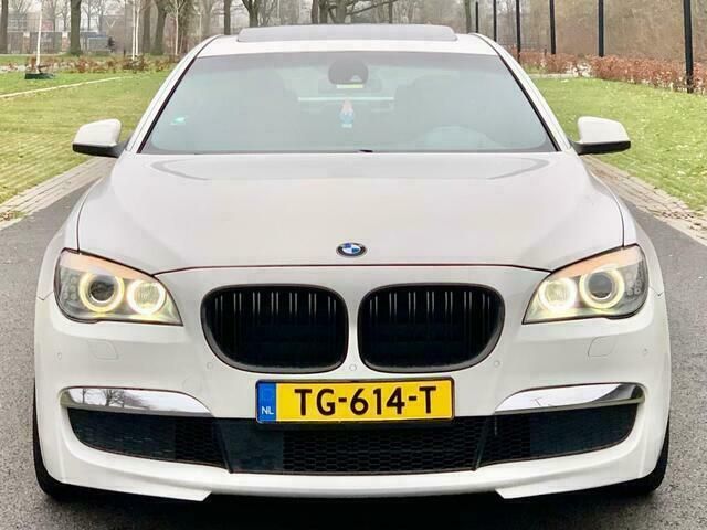 Wit Gebruikt 2010 BMW 740 M Sport Sedan | € 21.950 (Duur) - Afbeelding 1/4