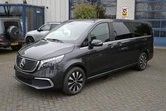 Grijs, metallic lak Gebruikt 2023 Mercedes EQV300 Avantgarde MPV | € 66.495 - Afbeelding 1/4