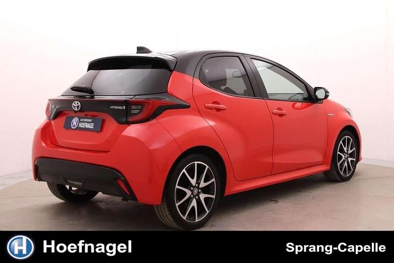 Occasion Toyota Yaris Hybrid 116 PK (85 kW) 2021 Rood Hatchback