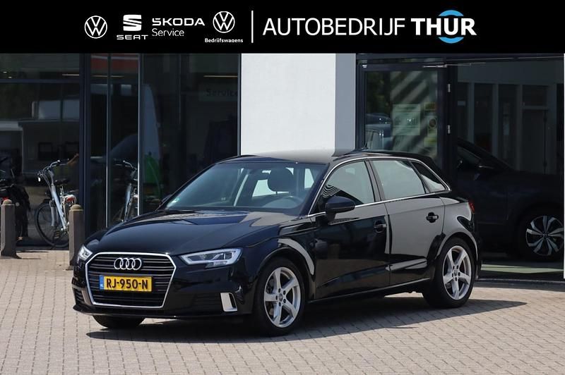 Zwart Occasion 2018 Audi A3 Sportback Sport Hatchback | € 17.950 (Iets duurder) - Afbeelding 1/4