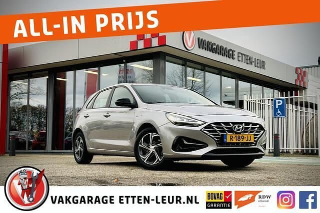 Grijs Occasion 2022 Hyundai i30 Comfort Hatchback | € 17.985 (Eerlijke prijs) - Afbeelding 1/4