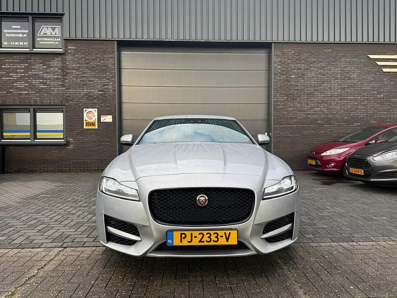Occasion Jaguar XF Portfolio 180 PK (132 kW) 2017 Grijs Sedan