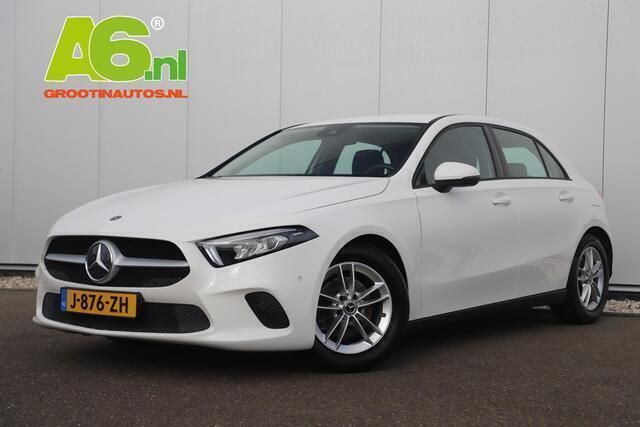 Wit Gebruikt 2020 Mercedes A160 Business Hatchback | € 19.900 (Super prijs) - Afbeelding 1/4