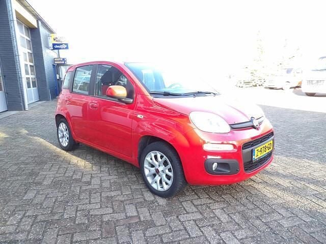 Occasion Fiat Panda Lounge 86 PK (63 kW) 2018 Rood Hatchback