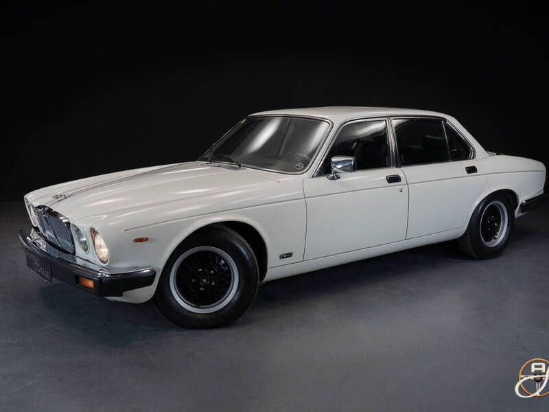 Wit Gebruikt 1986 Jaguar XJ12 Sedan | € 13.900 - Afbeelding 1/4