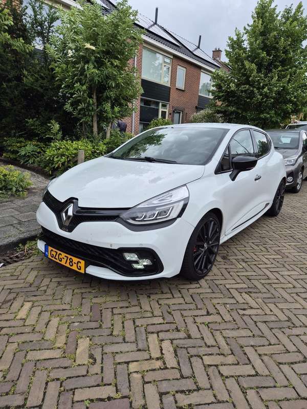 Wit Gebruikt 2018 Renault Clio IV Trophy Hatchback | € 15.500 - Afbeelding 1/4