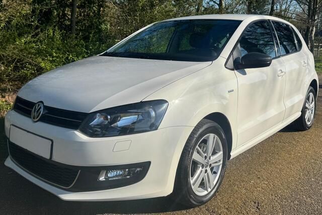 Wit Gebruikt 2014 VW Polo Life Hatchback | € 7.995 (Eerlijke prijs) - Afbeelding 1/4