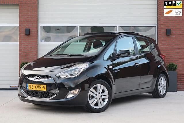 Zwart, metallic lak Gebruikt 2012 Hyundai ix20 MPV | € 6.195 (Goede deal) - Afbeelding 1/4