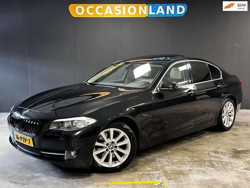 Zwart Gebruikt 2011 BMW 528 Executive Sedan | € 12.950 (Super prijs) - Afbeelding 1/4
