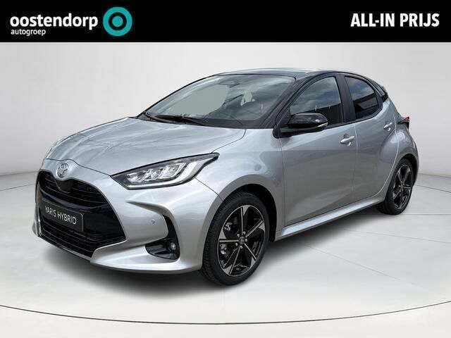Zilver Nieuw 2025 Toyota Yaris Executive Hatchback | € 35.658 (Iets duurder) - Afbeelding 1/4