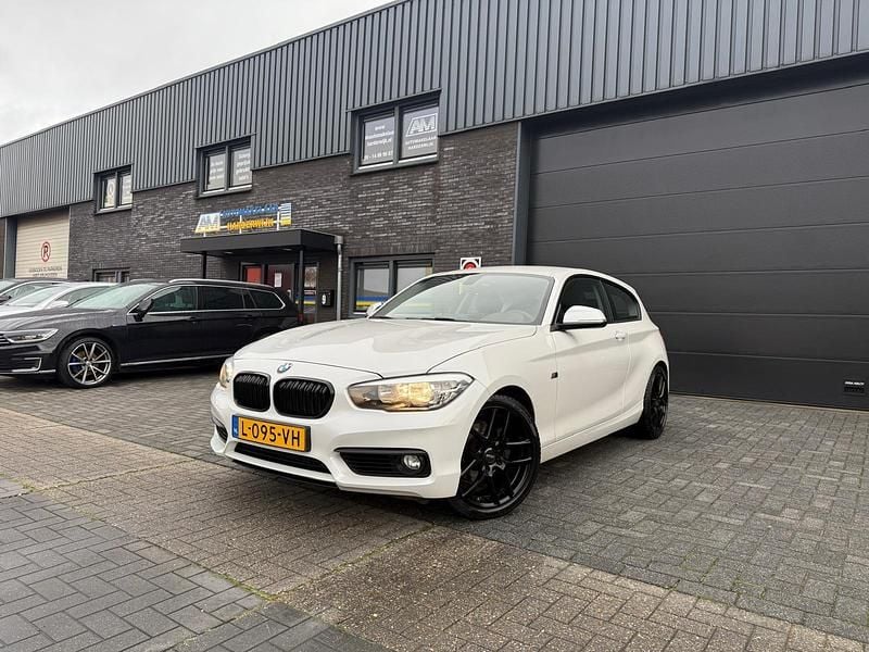 Wit Gebruikt 2015 BMW 120 M Sport Hatchback | € 10.750 (Super prijs) - Afbeelding 1/4