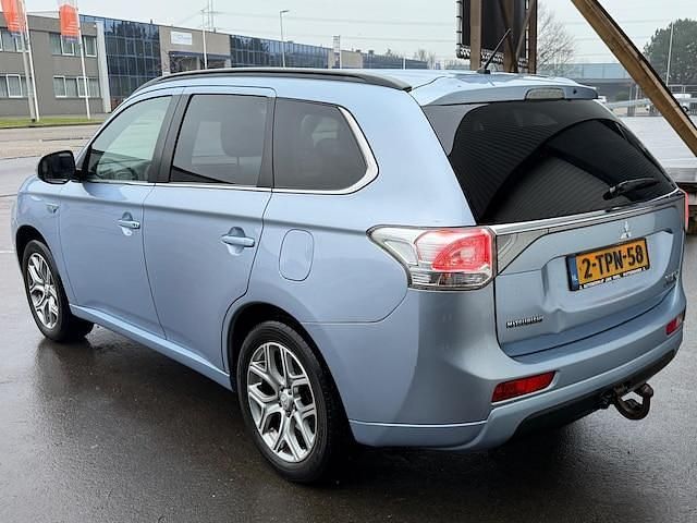 Occasion Mitsubishi Outlander P-HEV Instyle 121 PK (88 kW) 2014 Blauw SUV