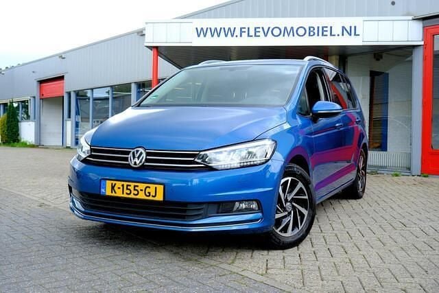 Blauw Occasion 2019 VW Touran Comfortline MPV | € 16.350 (Super prijs) - Afbeelding 1/4