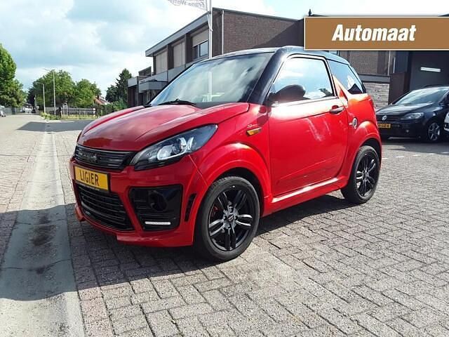 Rood, metallic lak Gebruikt 2019 Ligier JS50 Hatchback | € 13.950 (Eerlijke prijs) - Afbeelding 1/4
