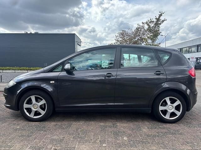 Zwart Gebruikt 2006 Seat Altea Stylance MPV | € 1.449 (Eerlijke prijs) - Afbeelding 1/4