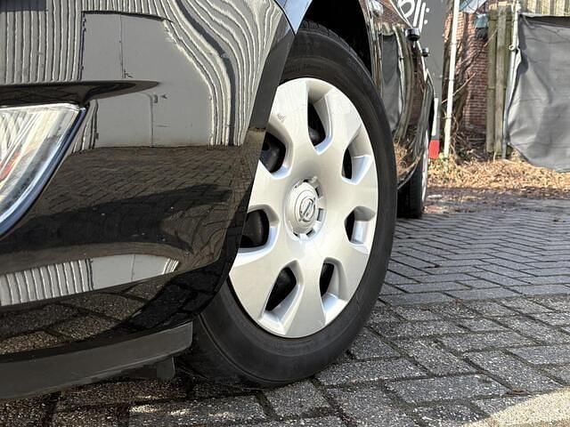 Occasion Opel Astra Sport 116 PK (85 kW) 2011 Zwart Hatchback