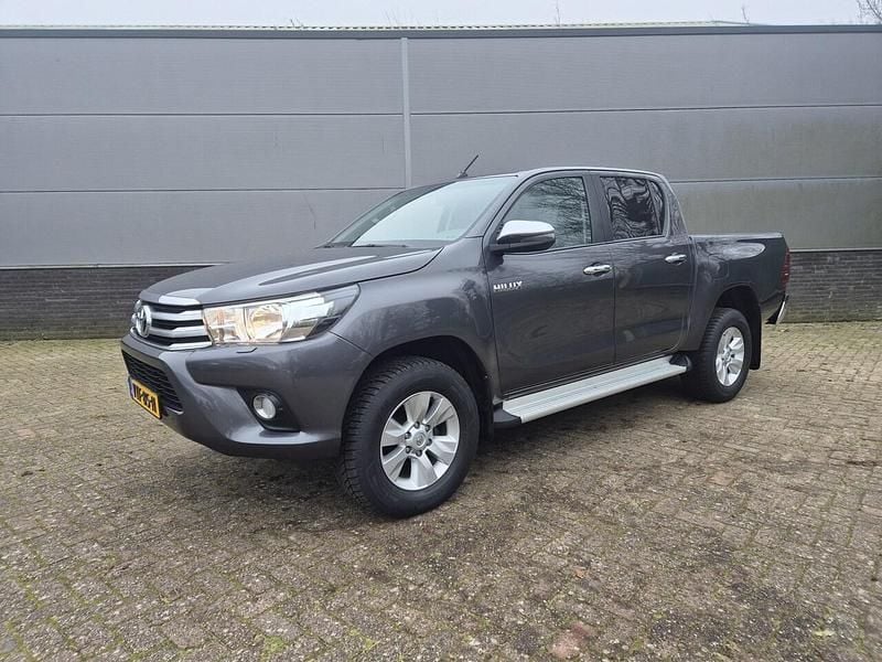 Grijs Occasion 2019 Toyota HiLux Pickup | € 37.980 (Eerlijke prijs) - Afbeelding 1/4