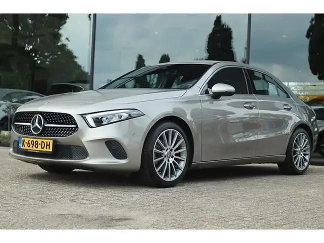 Gebruikt 2020 Mercedes A180 Premium Plus Sedan | € 24.900 (Super prijs) - Afbeelding 1/4