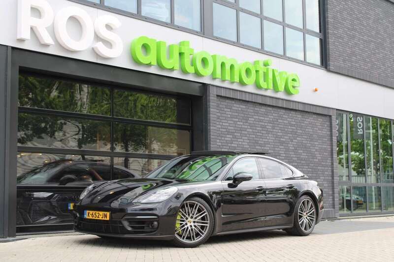 Zwart, metallic lak Gebruikt 2021 Porsche Panamera Sedan | € 65.450 (Super prijs) - Afbeelding 1/4