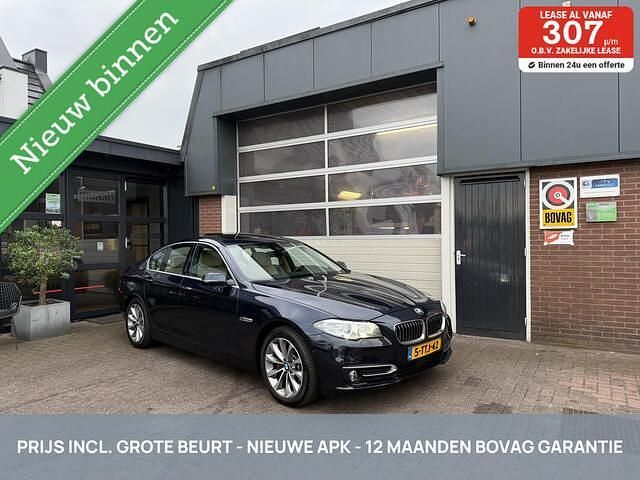 Blauw, metallic lak Gebruikt 2014 BMW 528 Luxury Line Sedan | € 18.950 (Iets duurder) - Afbeelding 1/4