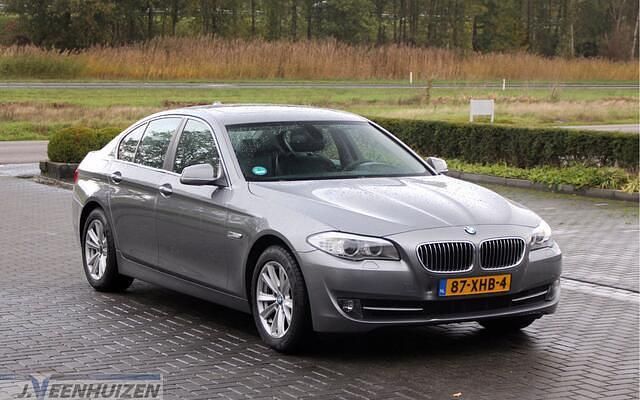 Grijs Gebruikt 2012 BMW 520 Executive Sedan | € 7.999 (Super prijs) - Afbeelding 1/4