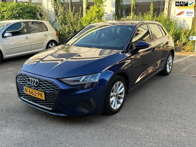 Blauw Gebruikt 2021 Audi A3 Sportback Proline Hatchback | € 24.500 (Iets duurder) - Afbeelding 1/4