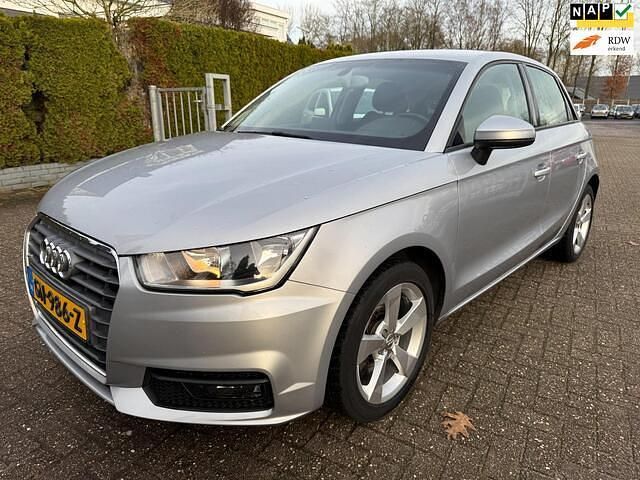 Grijs Occasion 2015 Audi A1 Sportback Sport Hatchback | € 13.250 (Eerlijke prijs) - Afbeelding 1/4