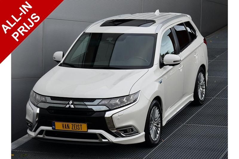 Wit Gebruikt 2020 Mitsubishi Outlander Instyle SUV | € 27.950 (Iets duurder) - Afbeelding 1/3