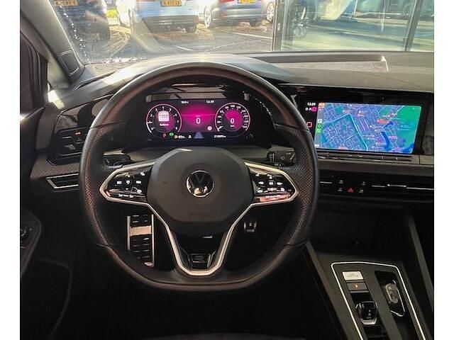 Occasion VW Golf VIII R-line 150 PK (110 kW) 2022 Grijs Hatchback