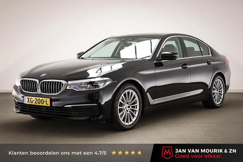 Zwart Gebruikt 2019 BMW 520 Executive Sedan | € 27.695 (Goede deal) - Afbeelding 1/4