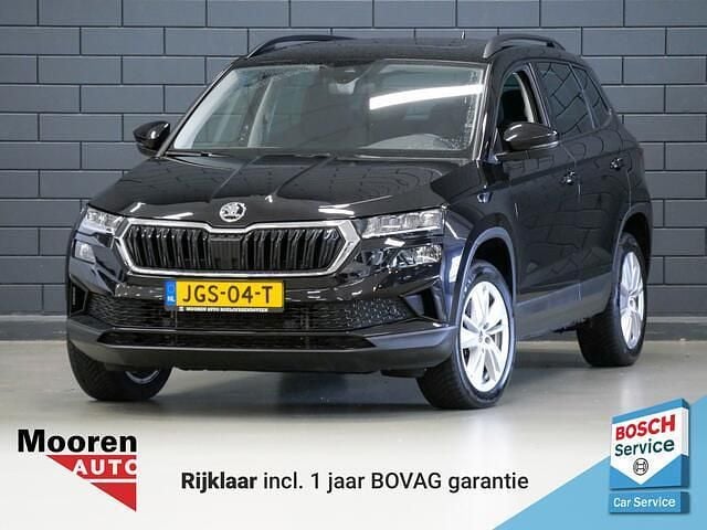 Zwart Gebruikt 2024 Skoda Karoq Business Line SUV | € 35.950 (Goede deal) - Afbeelding 1/4