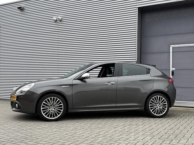 Occasion Alfa Romeo Giulietta Exclusive 170 PK (125 kW) 2015 Grijs Hatchback