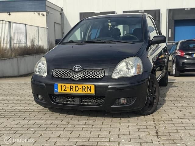 Occasion Toyota Yaris 87 PK (63 kW) 2005 Zwart Hatchback