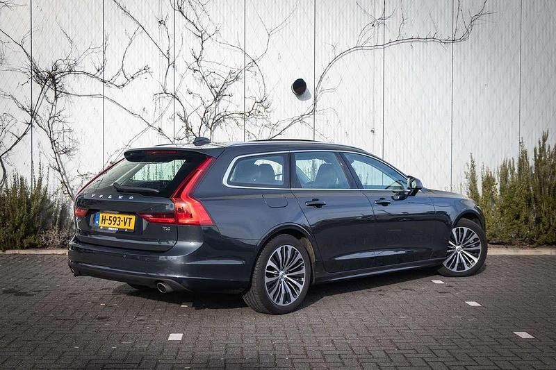 Occasion Volvo V90 Momentum 191 PK (140 kW) 2020 Grijs Stationwagen