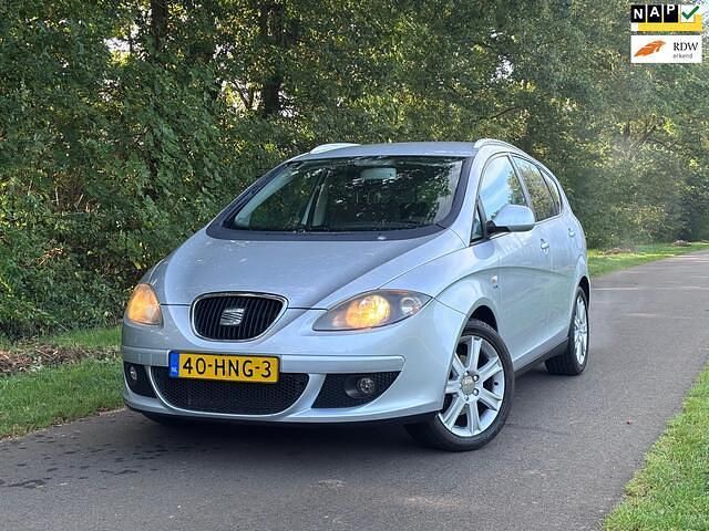 Grijs Gebruikt 2009 Seat Altea XL Stylance MPV | € 2.475 (Eerlijke prijs) - Afbeelding 1/4
