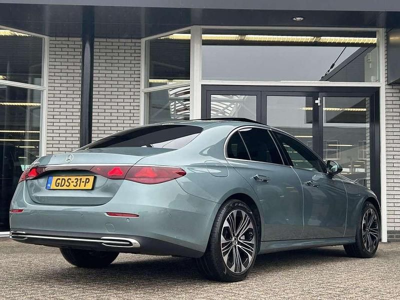 Occasion Mercedes E300 Luxury 313 PK (230 kW) 2024 Groen Sedan