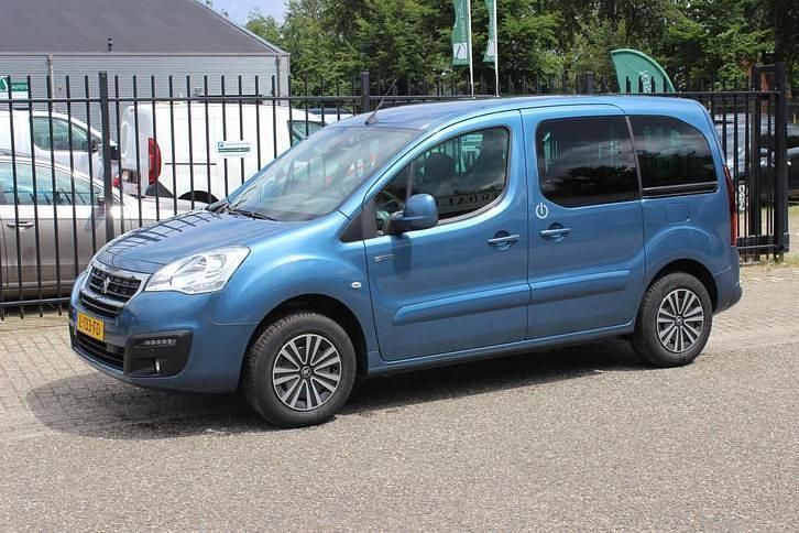 Gebruikt 2021 Peugeot Partner Tepee Active MPV | € 15.950 - Afbeelding 1/4