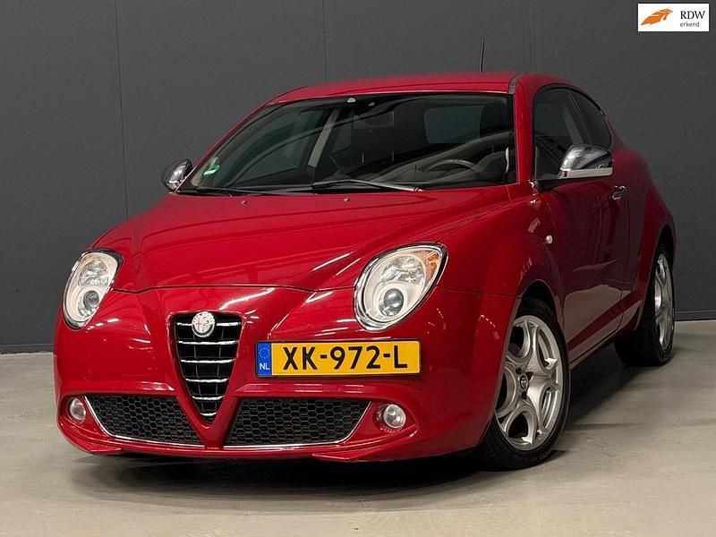Rood Gebruikt 2013 Alfa Romeo MiTo Hatchback | € 6.999 (Eerlijke prijs) - Afbeelding 1/4