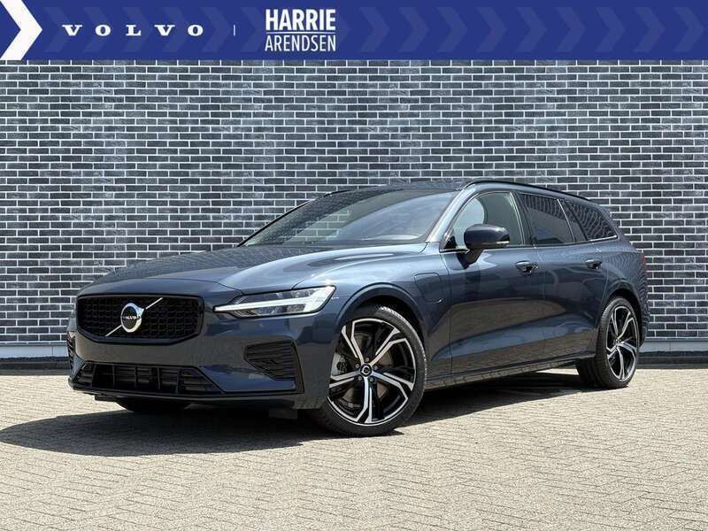 Blauw Nieuw 2025 Volvo V60 Plus Stationwagen | € 61.930 (Iets duurder) - Afbeelding 1/4