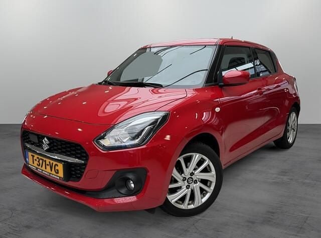 Rood Occasion 2023 Suzuki Swift Hatchback | € 18.244 (Goede deal) - Afbeelding 1/4