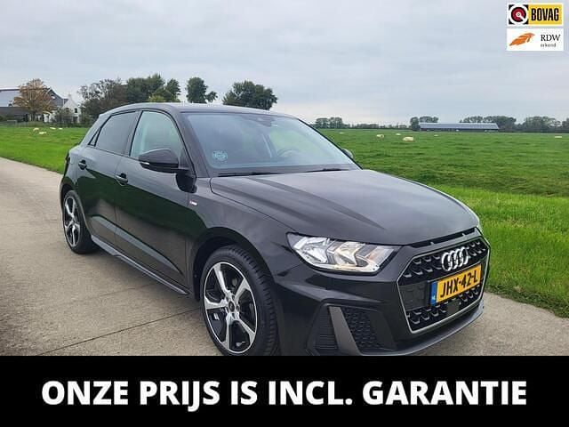 Zwart Gebruikt 2024 Audi A1 Sportback Comfort Hatchback | € 28.750 (Iets duurder) - Afbeelding 1/4