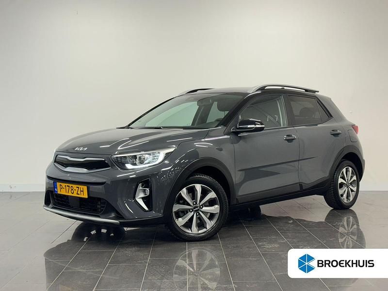 Grijs Occasion 2022 Kia Stonic SUV | € 17.945 (Goede deal) - Afbeelding 1/4
