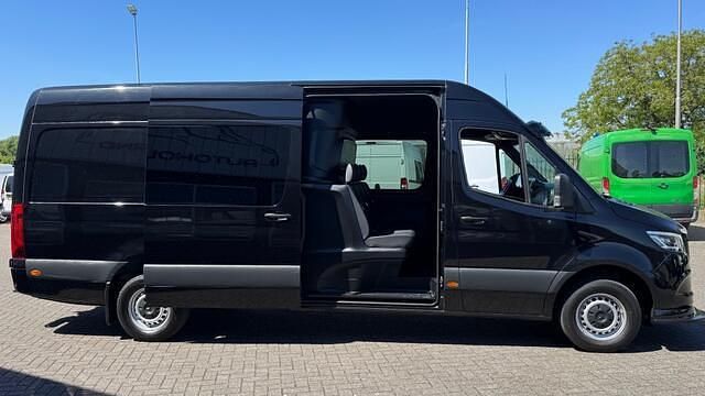 Occasion Mercedes Sprinter 190 PK (139 kW) 2021 Zwart (metallic) Van