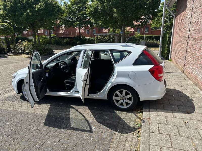Wit Gebruikt 2012 Kia Ceed Hatchback | € 2.998 (Super prijs) - Afbeelding 1/4